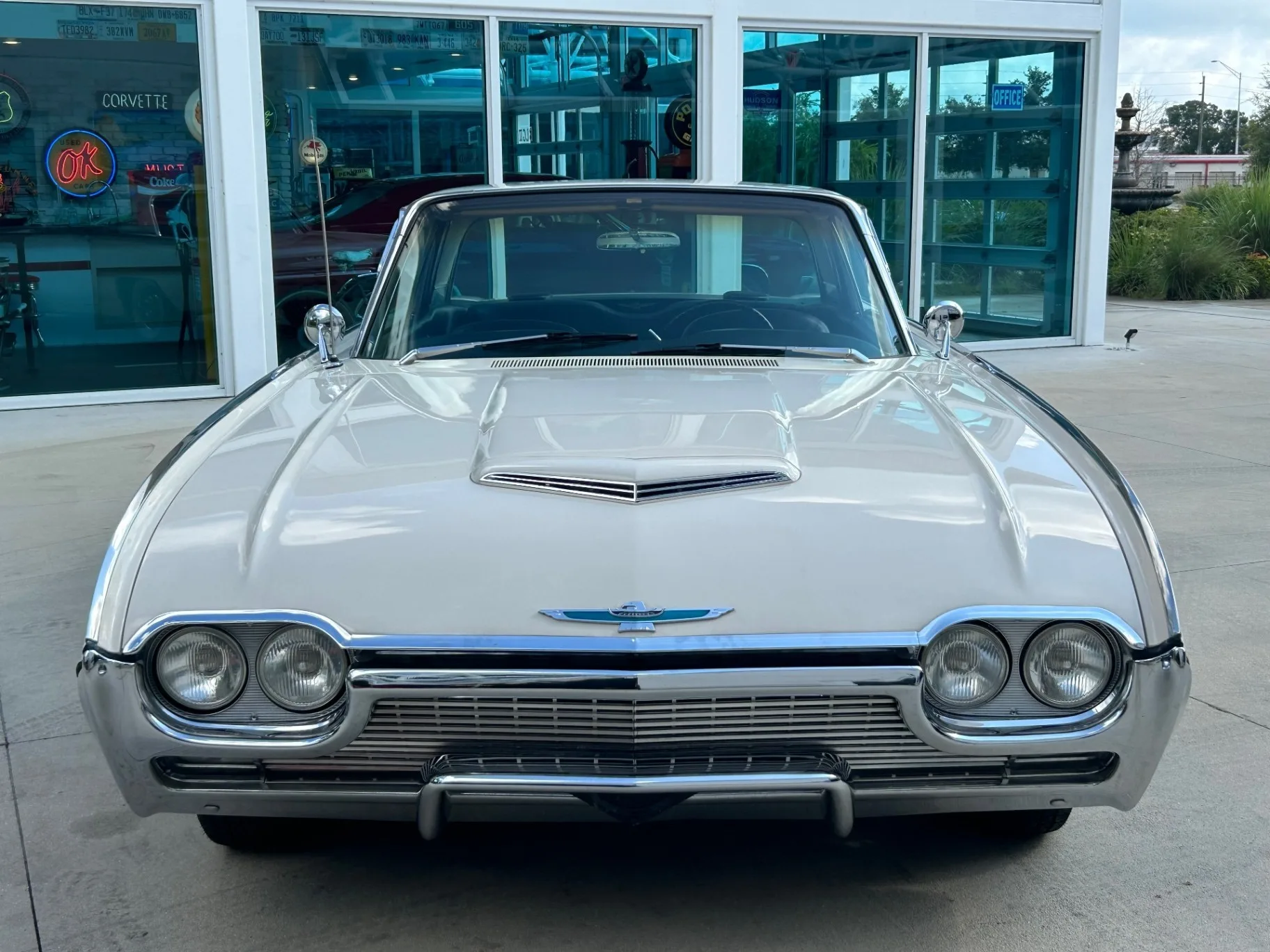 1961 Ford Thunderbird